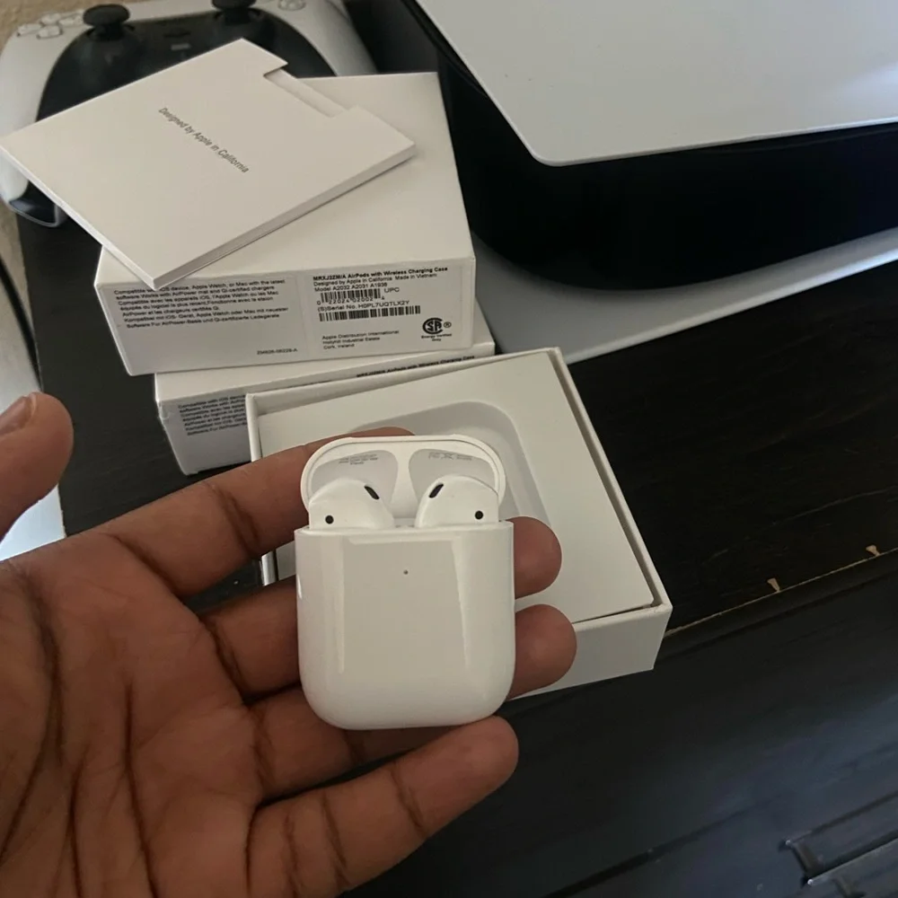 Apple White AirPods Wireless Headset